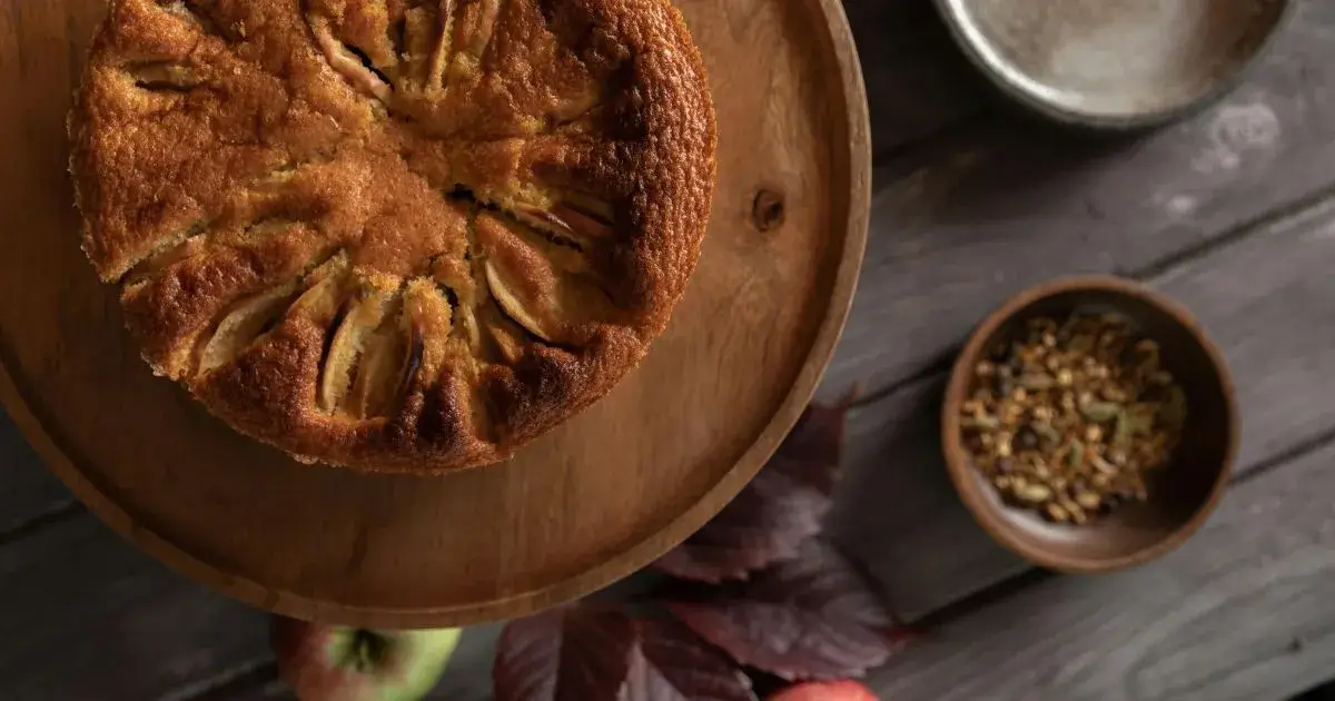 apple and cinnamon cake