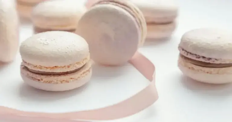 strawberry macarons